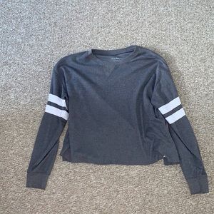 gray hollister long sleeve shirt size S